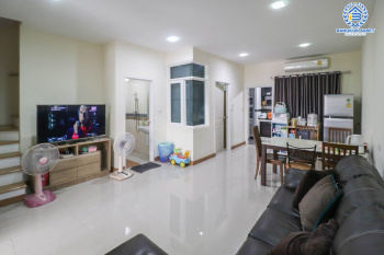 *****ทาวน์เฮ้าส์มือสองย่านนนทบุรี ม.โกลเด้นซิตี้ ปิ่นเกล้า-จรัญสนิทวงศ์ บนเนื้อที่ 21.2 ตร.ว. ฟังก์ชัน 4 ห้องนอน 3 ห้องน้ำ 2 ที่จอดรถ ทำเลดีเชื่อมต่อถนน บางกรวย-ไทรน้อย, ราชพฤกษ์, นครอินทร์ ราคาถูก สิ่งอำนวยความสะดวกครบ ใกล้รถไฟฟ้าสายสีแดงอ่อน "สถานีบางบำหรุ"